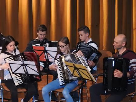 Letni nastop učencev Glasbene šole Slavka Osterca Ljutomer – dislocirani oddelek Razkrižje 29
